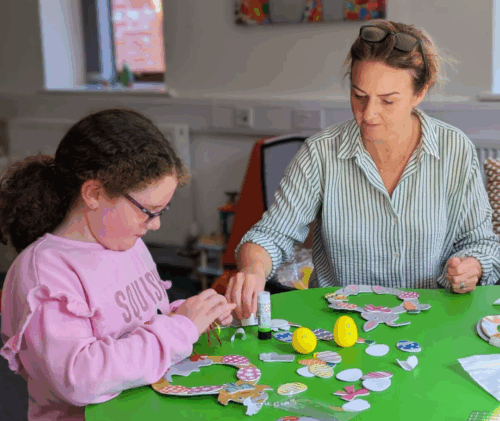 CRAFT MATERIALS FOR A FAMILY SUPPORT SESSION